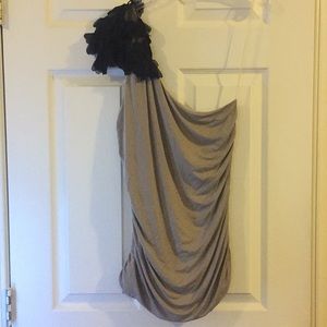 Gorgeous one shoulder top!